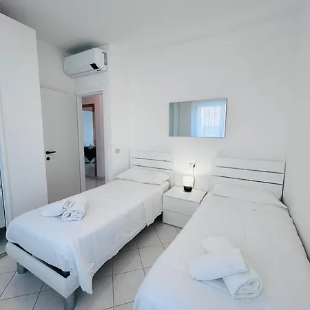 公寓 Appartamenti Carinzia Fronte Mare - Flexrent Immobiliare Abissinia 里乔内