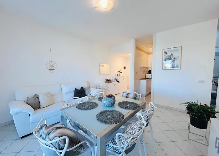 Carinzia Fronte Mare - Flexrent Immobiliare Abissinia