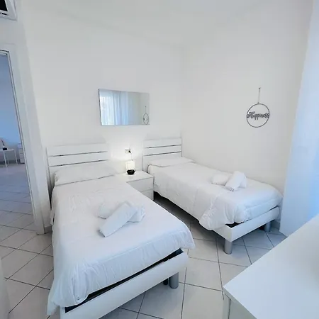 Appartamenti Carinzia Fronte Mare - Flexrent Immobiliare Abissinia Riccione