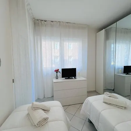 Appartamenti Carinzia Fronte Mare - Flexrent Immobiliare Abissinia Apartmán